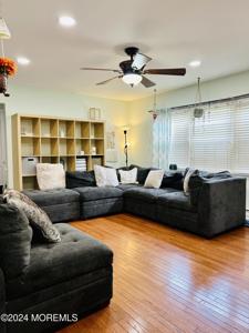 15 King James Lane
