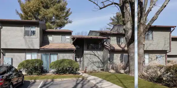 98B Berkshire Court