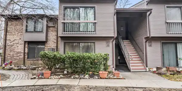 119 Lexington Court