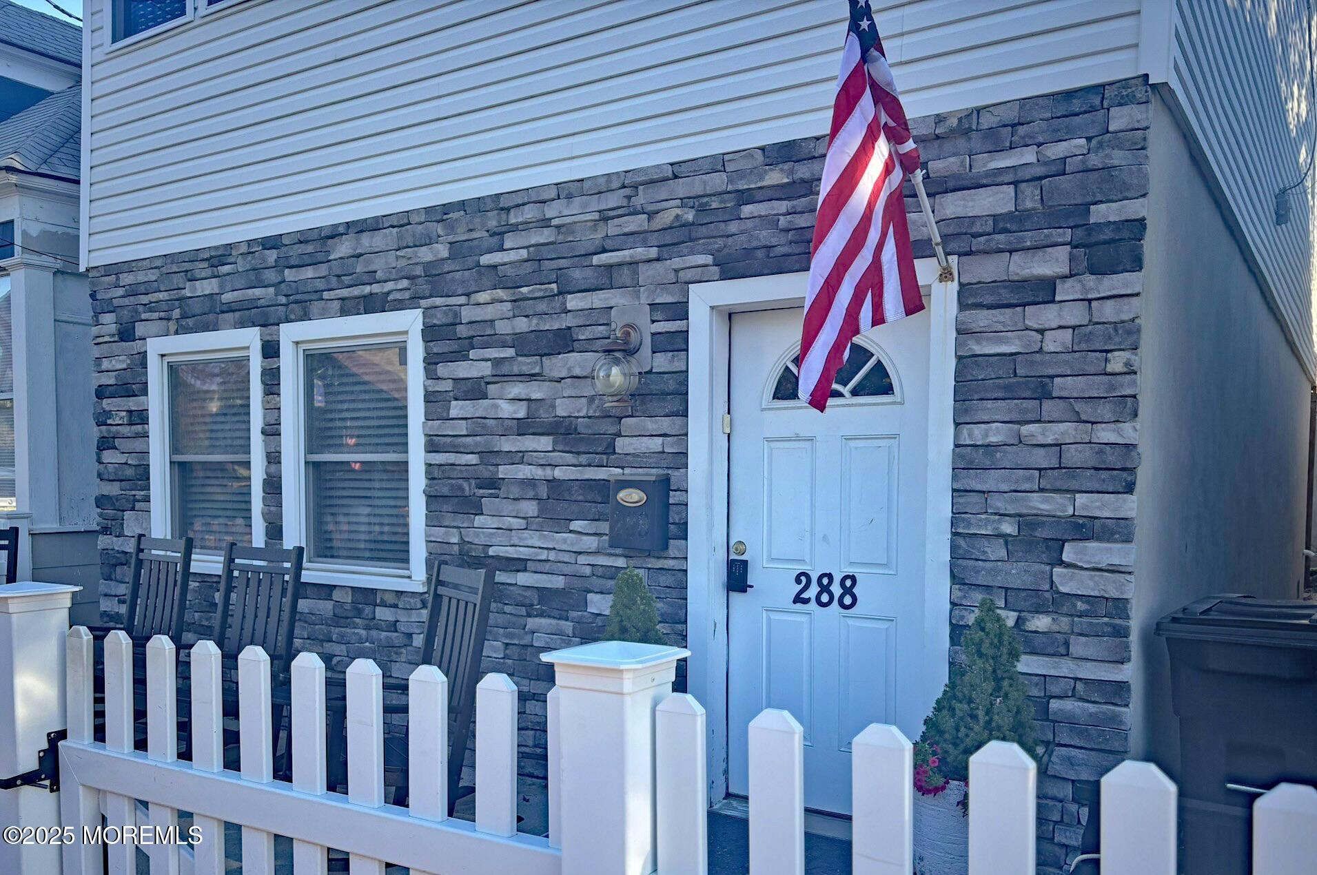 Image 2: Gracious Entry