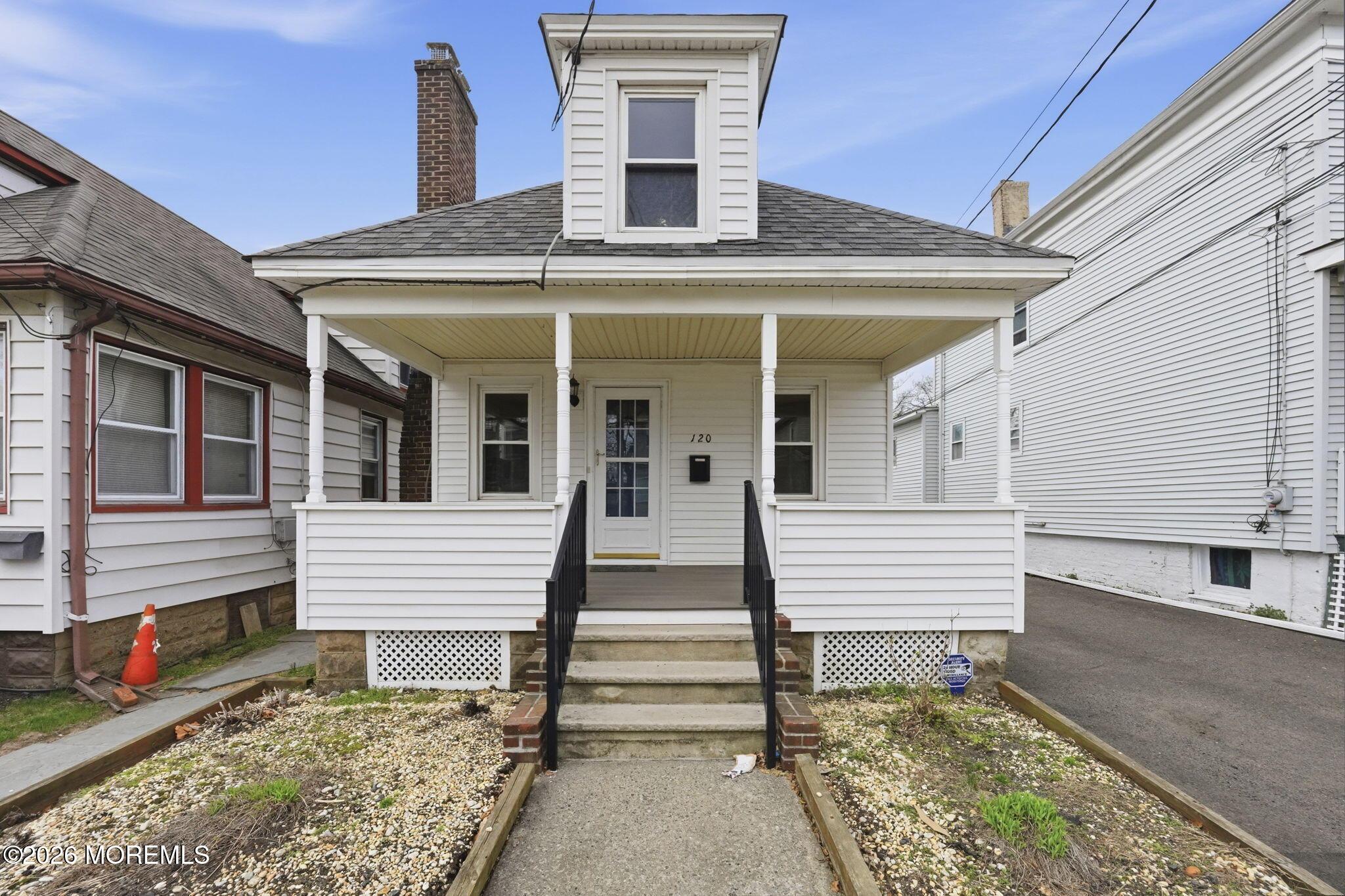 Image 3: Front House
