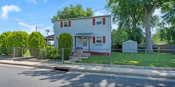 704 Monmouth Parkway