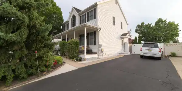 Image 4: Paved Driveway