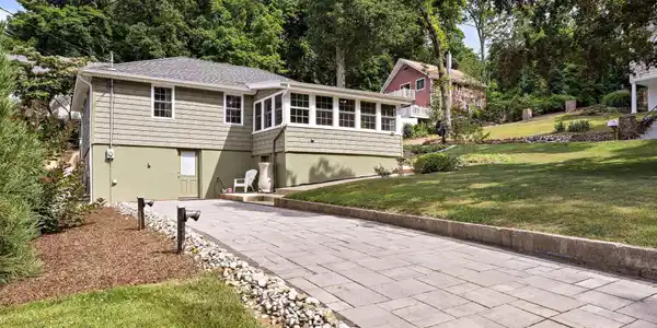 Image 3: 45 Mountainside Ave (30)