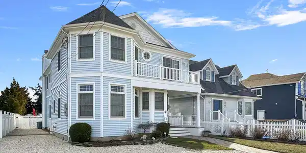 36 Pershing Boulevard