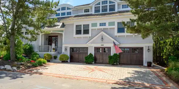 100 Essex Avenue