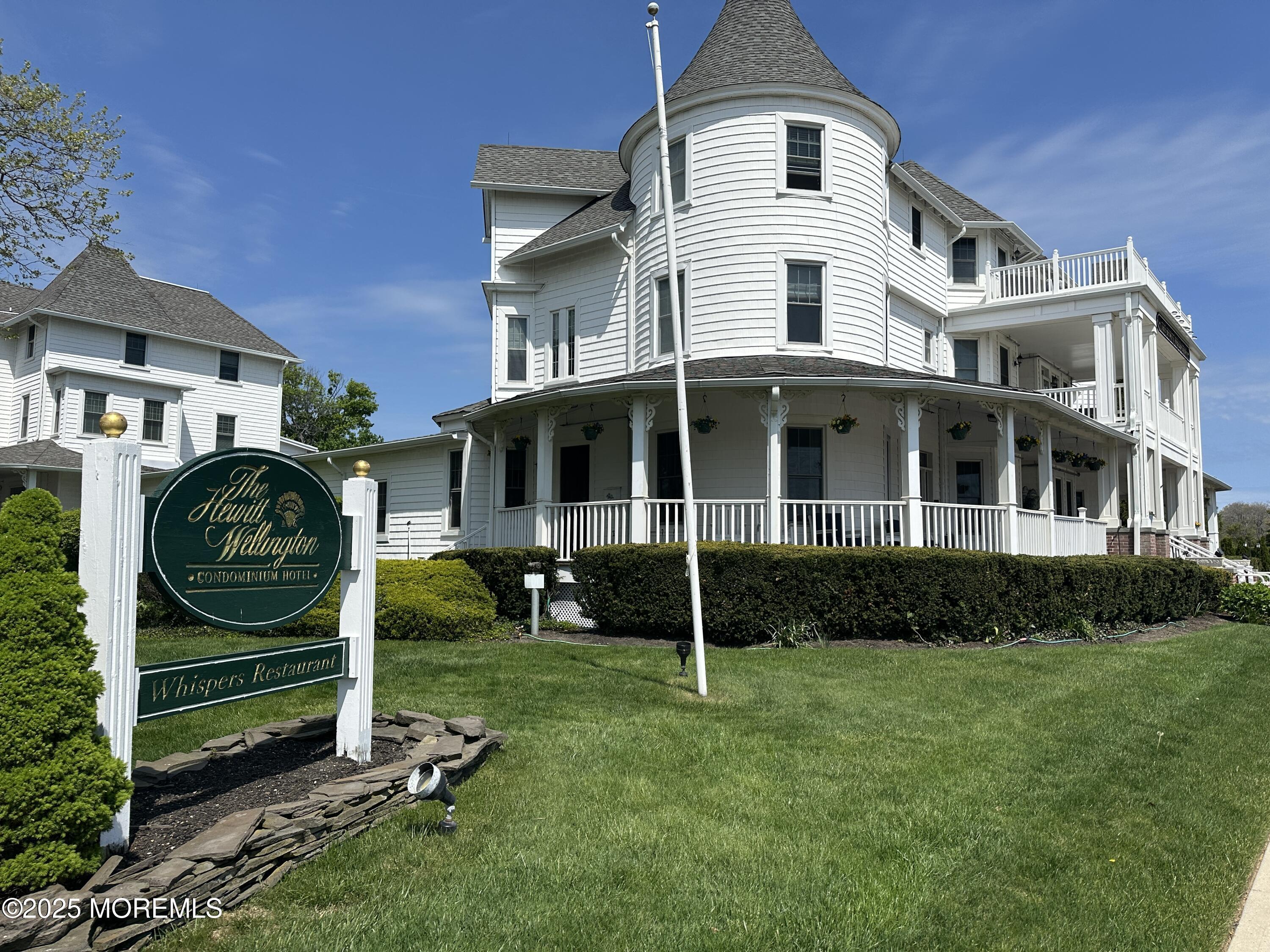 Image 3: Welcome to Hewitt Wellington