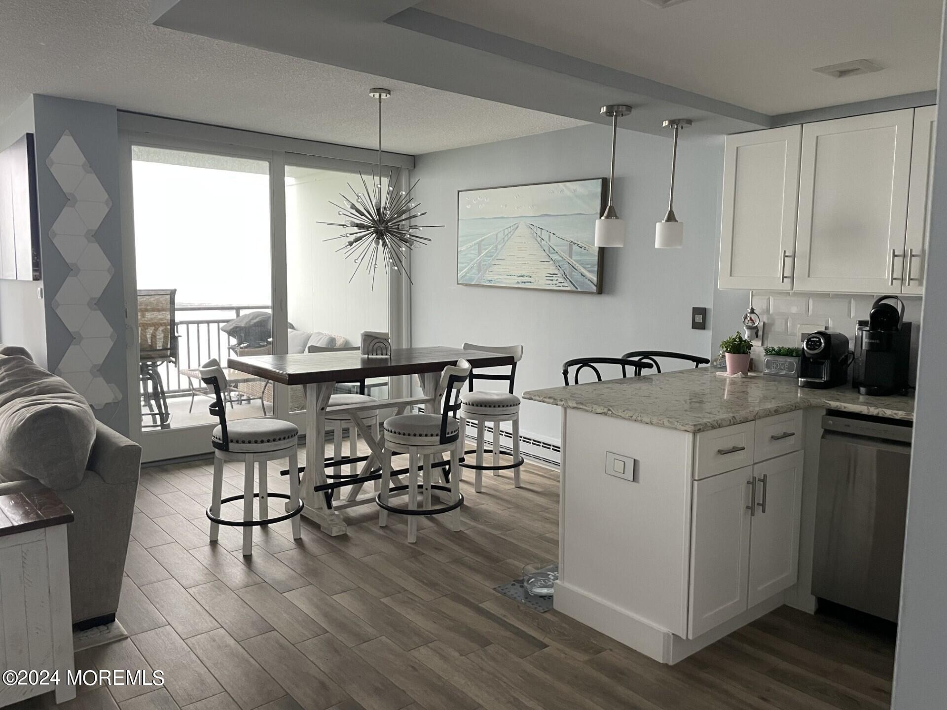 Image 4: scenic liv 2