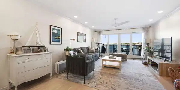 130 Bodman Place Unit 8
