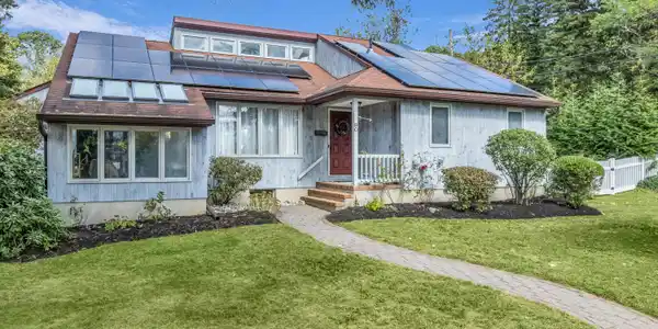 90 E Lincoln Avenue