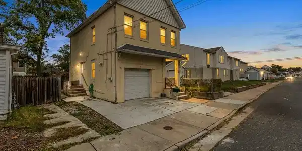 77 Center Avenue