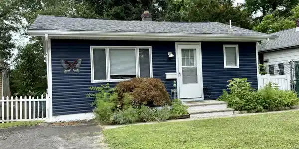 13 Middlesex Avenue