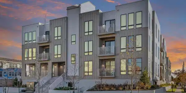 218 3rd Avenue Unit 306