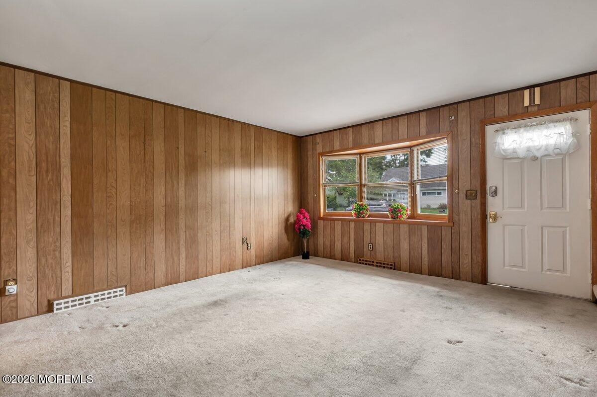 Image 3: Living Room