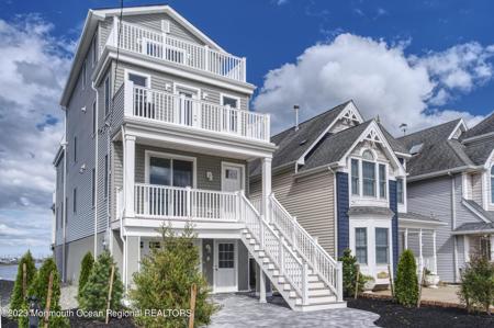 126 Sunset Drive N