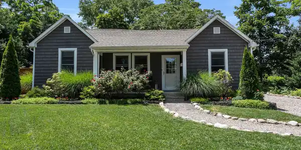 63 Leonard Avenue
