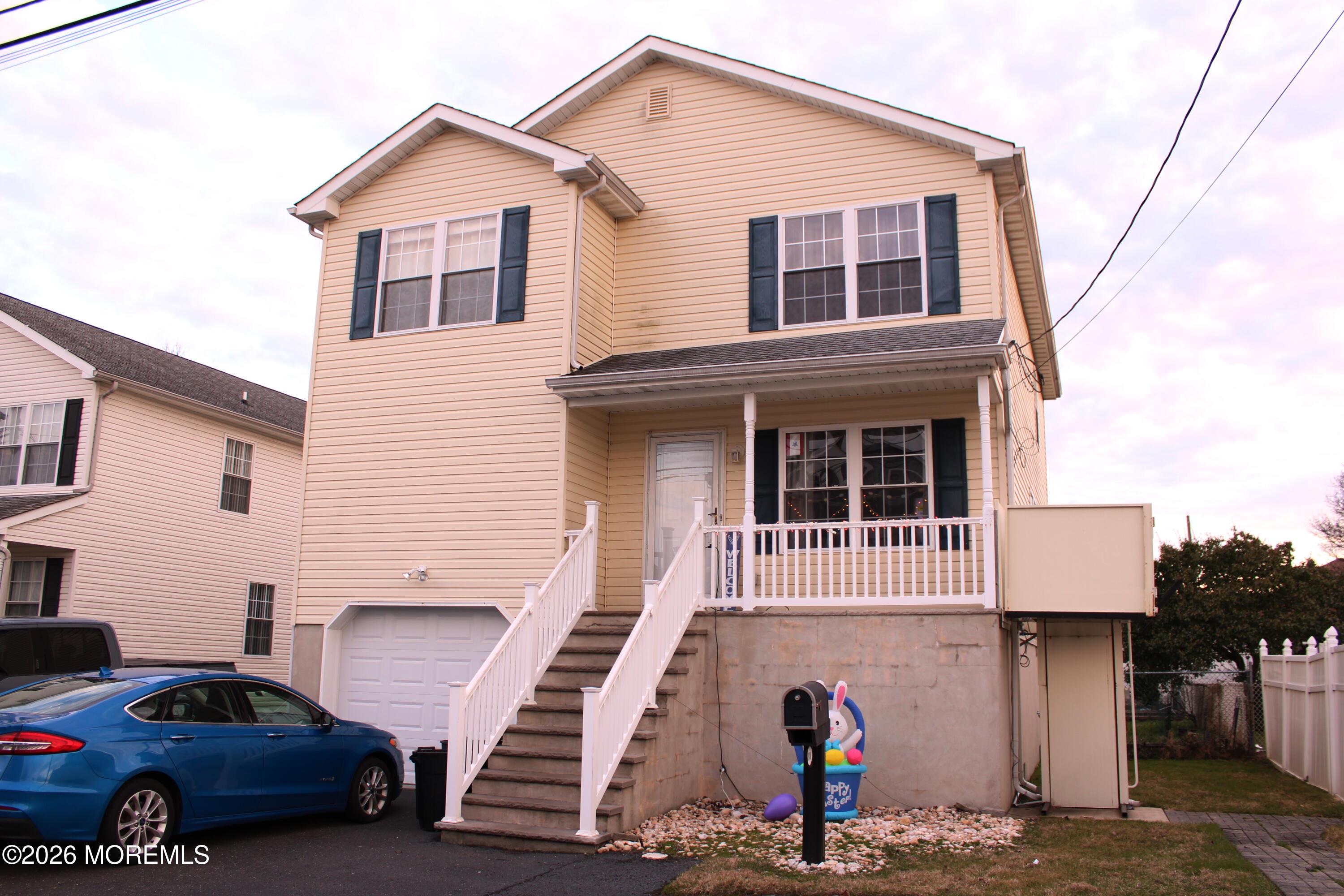 Image 3: Front of House 2