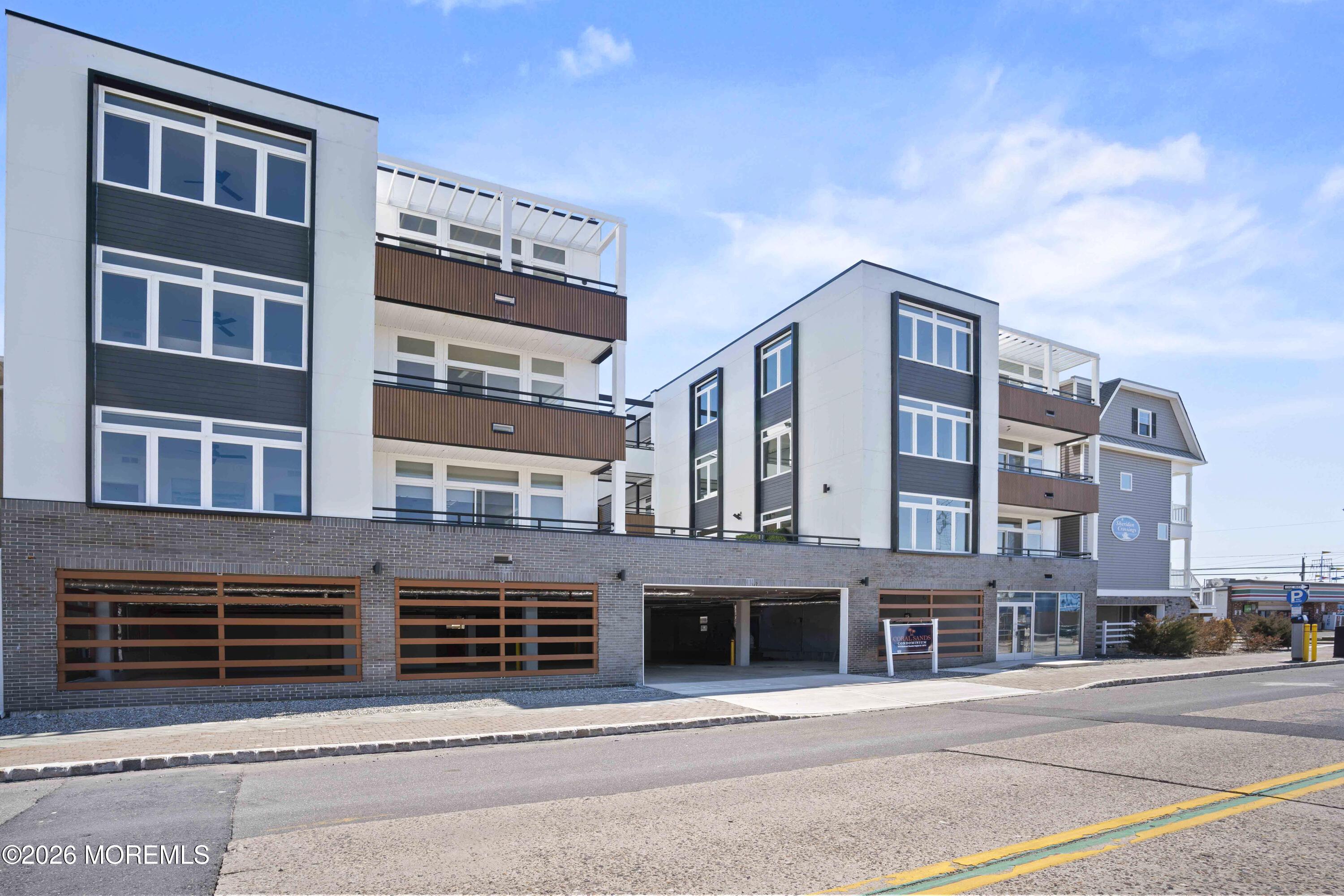 Image 1: 1010 Blvd (3)