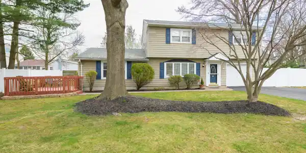 17 Salisbury Avenue