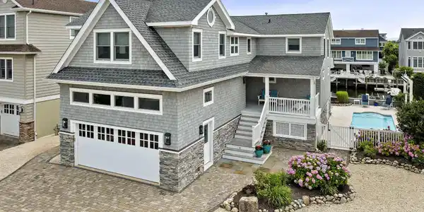18 W Ryerson Lane