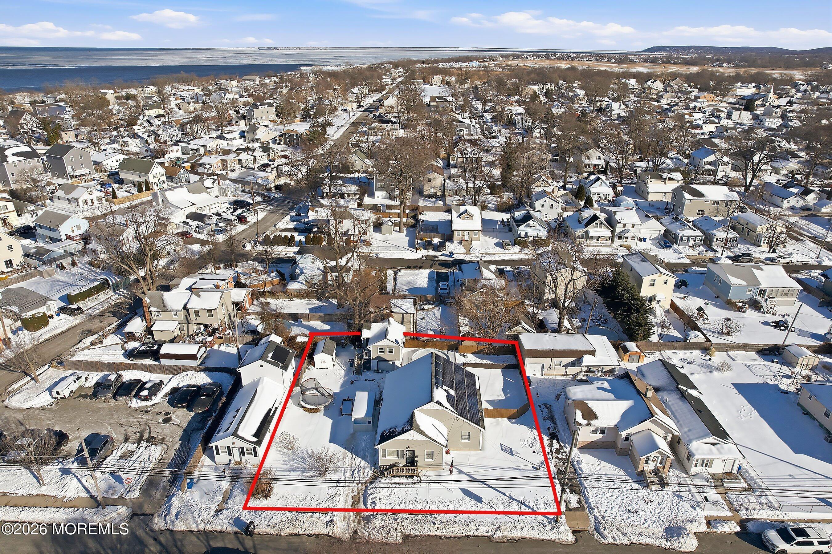 Image 3: 04-Front 1 with outline