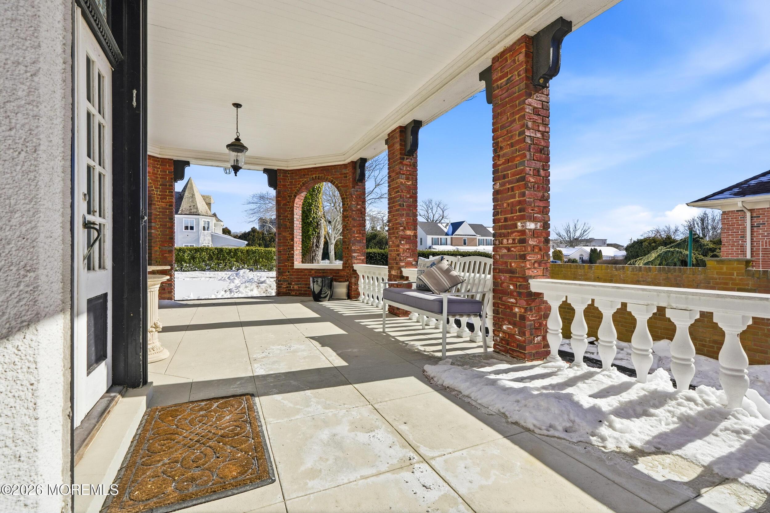 Image 2: 007 (3) (1)