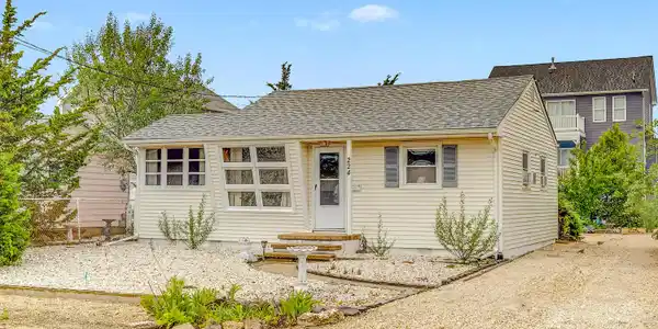 224 Eisenhower Avenue