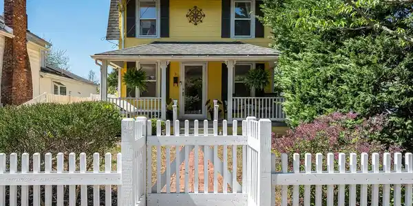 31 Gillespie Avenue
