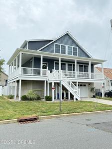 930 Center Street