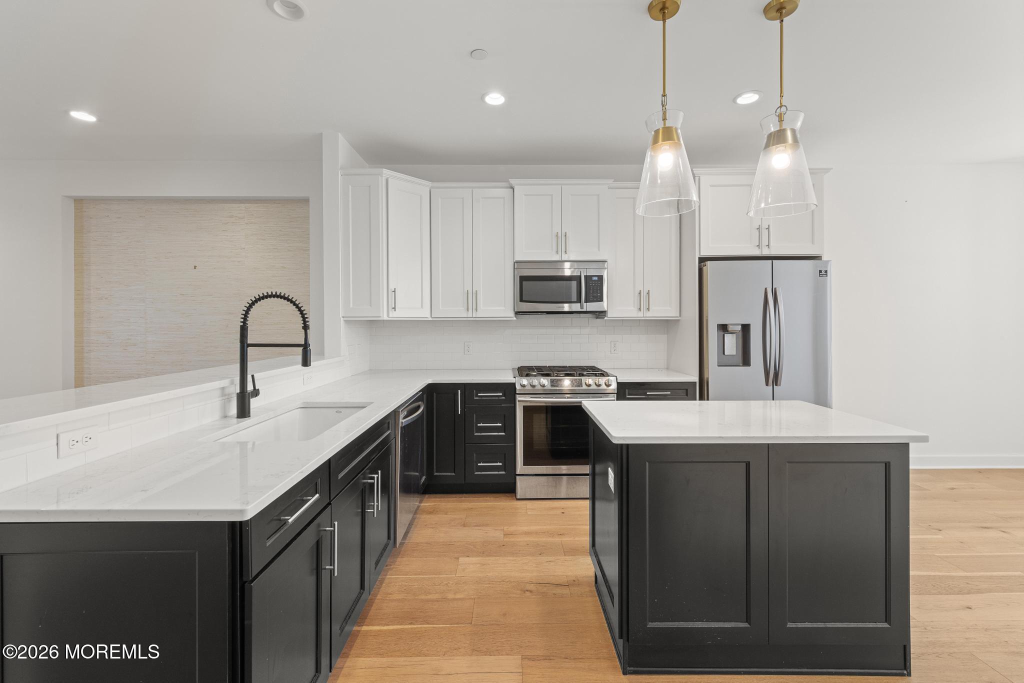 Image 2: kitchen