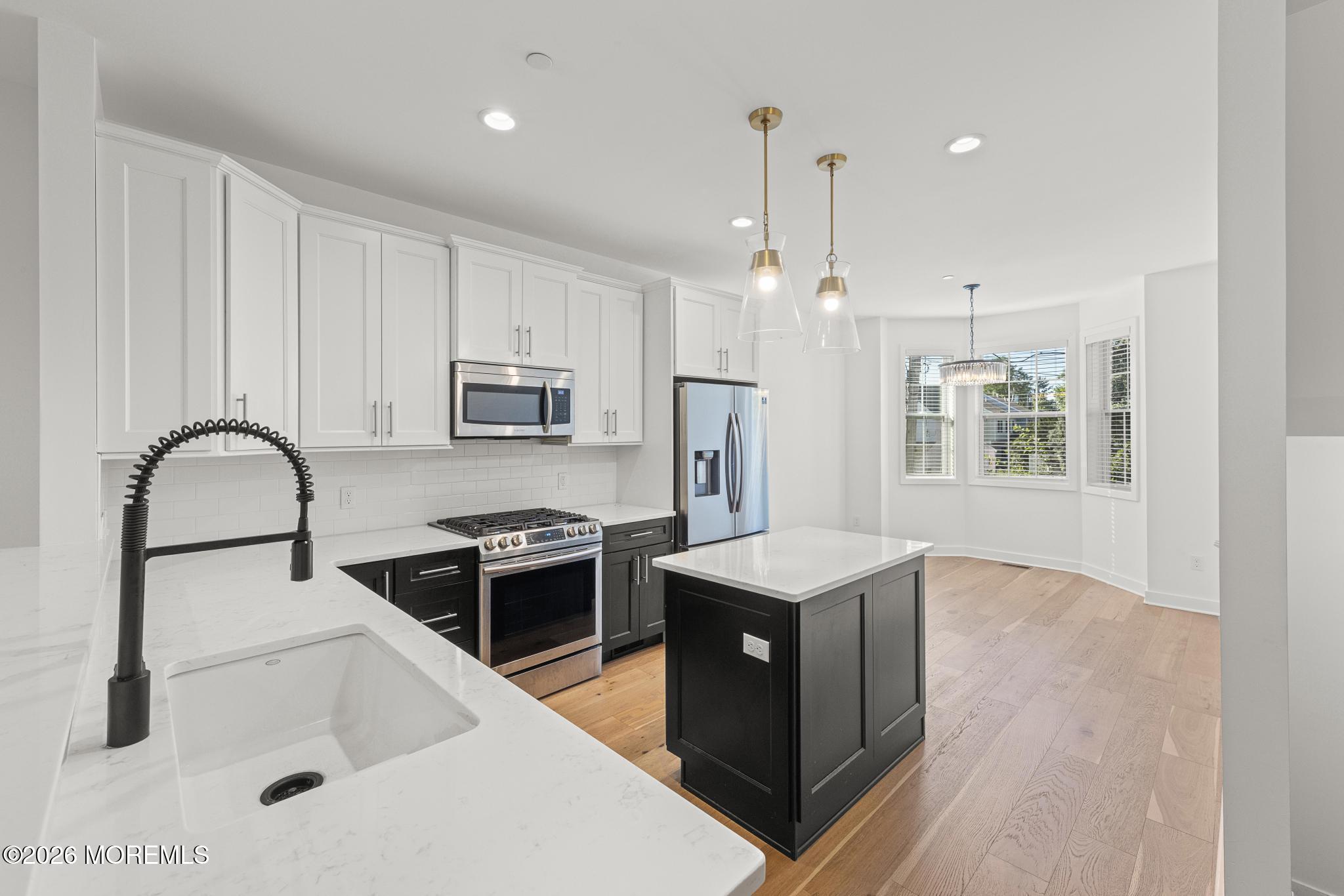 Image 3: kitchen
