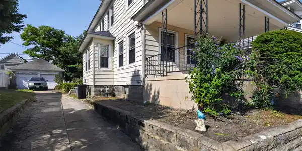 Image 2: corner driveway frt
