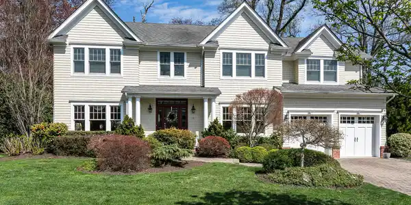 15 Monmouth Avenue