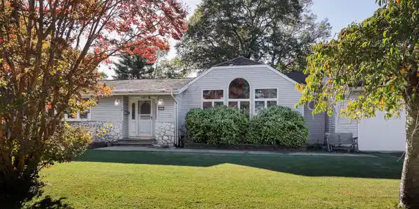 10 Asbury Avenue