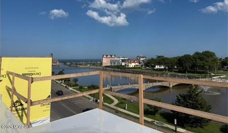 415B Lake Avenue Unit 411