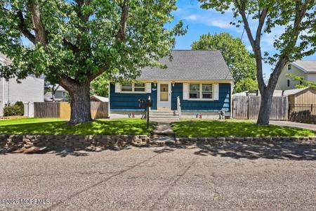 8 N Chestnut Street N