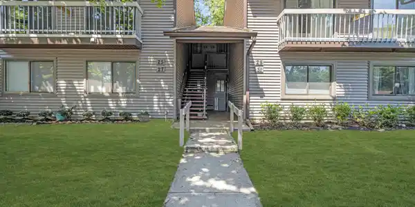 25 Claremont Court