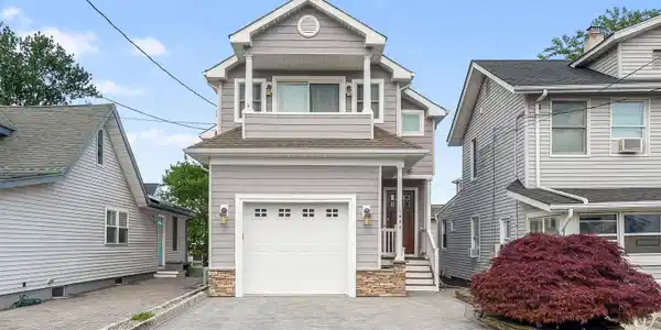 1822 Laurel Terrace