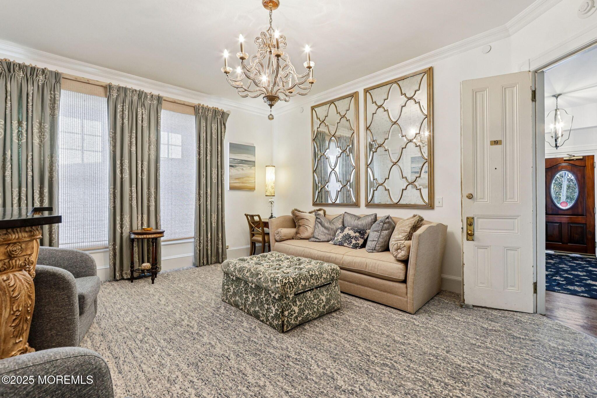 Image 3: 7-web-or-mls-7-print-Monmouth Ave 19-S07