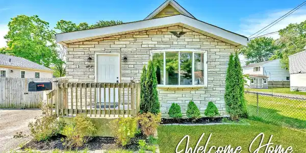 56 Crescent Street