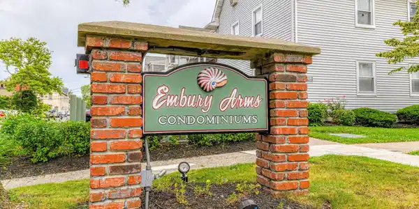 65 Whitefield Avenue Unit 207