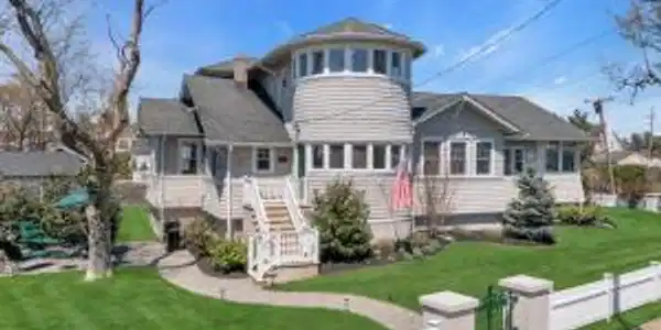 4 River Avenue