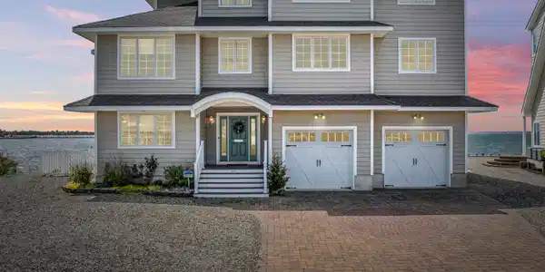 354 Roberts Avenue