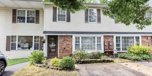 86 Fieldcrest Way