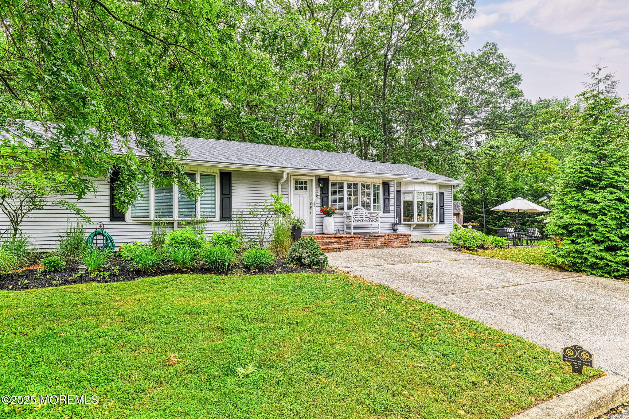 Image 1: 569 Atlantic Ave