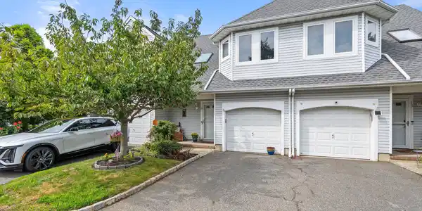 13 Bayview Court