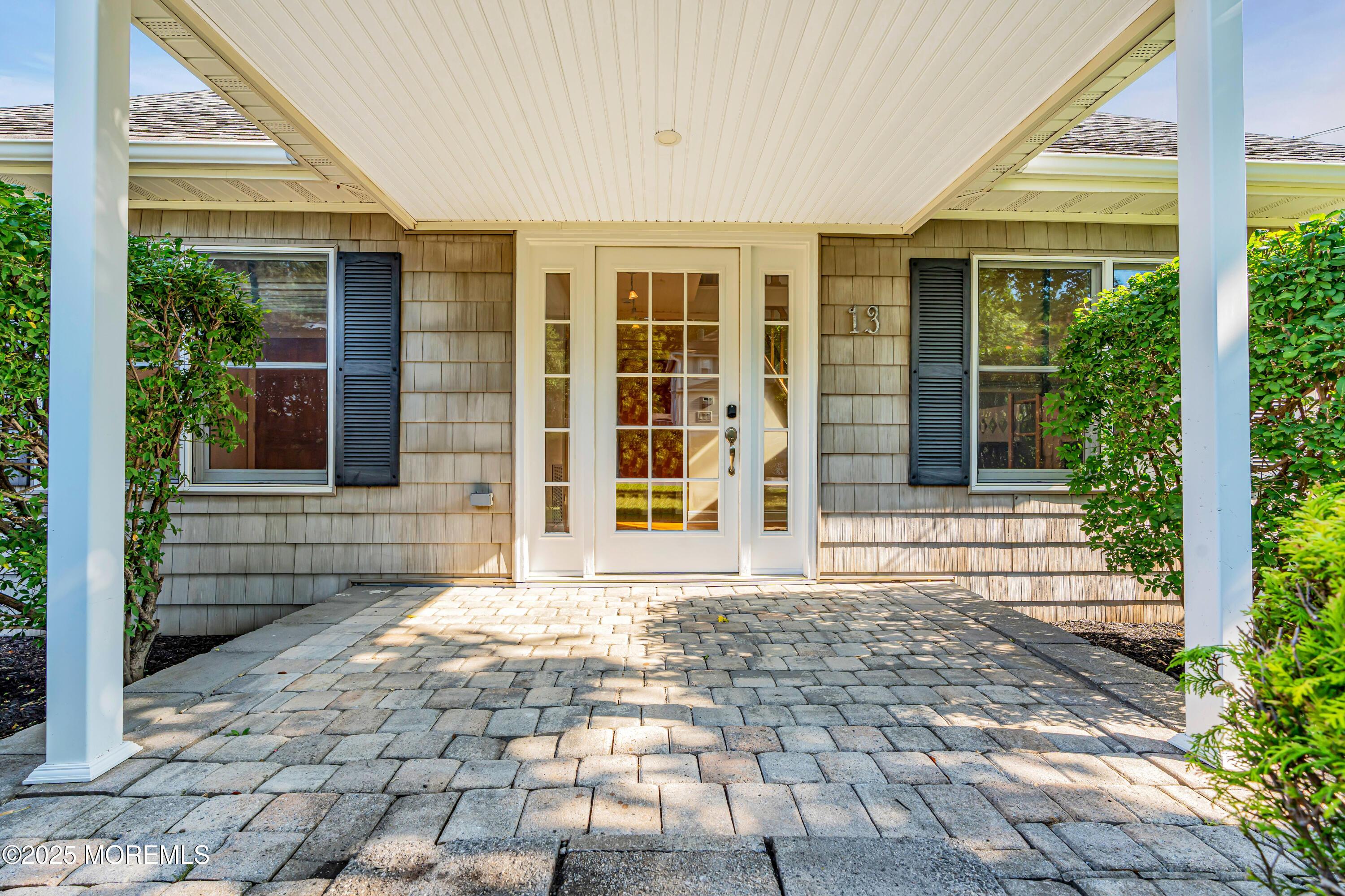 Image 3: Entry