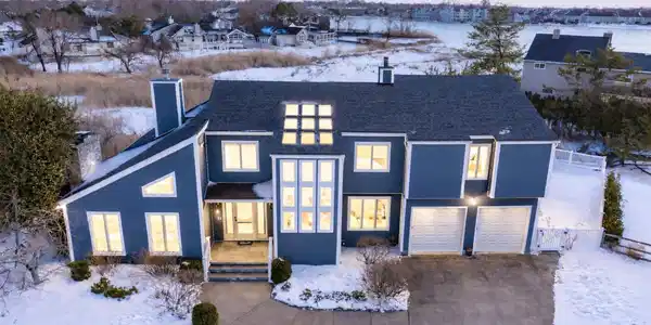 6 Ellis Court