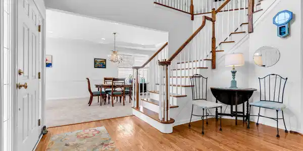 Image 3: Foyer