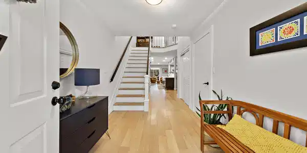 17 Mayfair Court